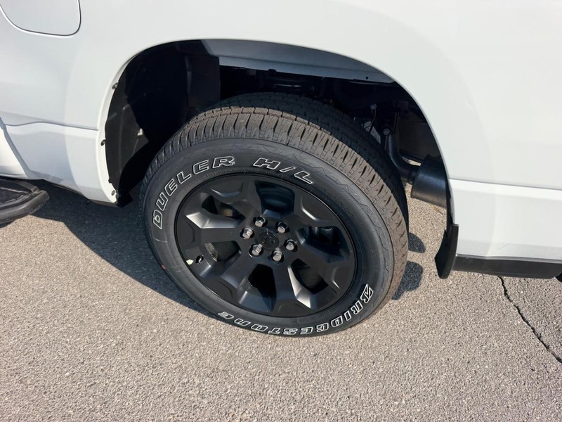 Ram 1500 Vehicle Full-screen Gallery Image 8