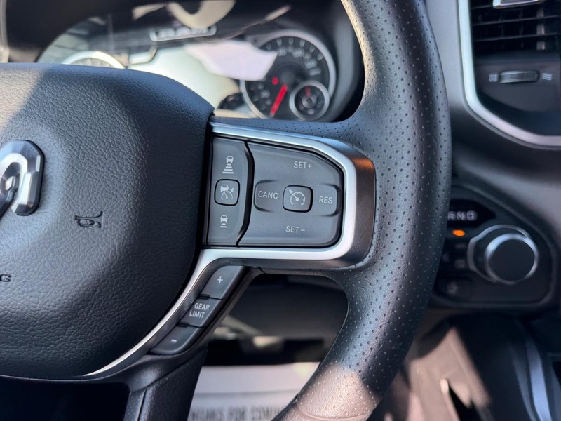 Ram 1500 Vehicle Full-screen Gallery Image 13