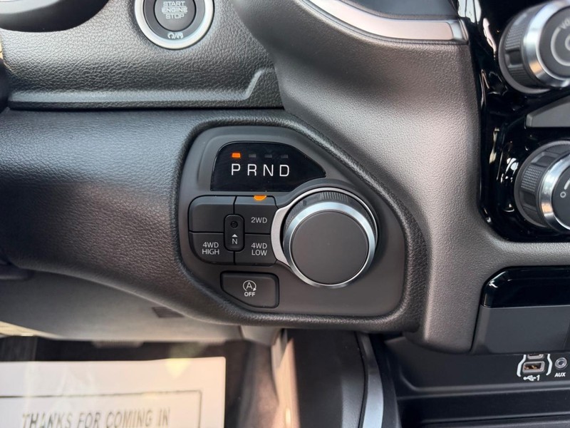 Ram 1500 Vehicle Full-screen Gallery Image 14