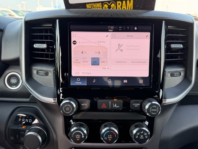 Ram 1500 Vehicle Full-screen Gallery Image 15