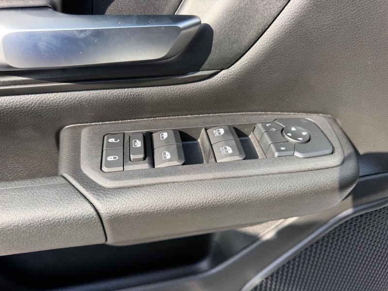 Ram 1500 Vehicle Full-screen Gallery Image 18