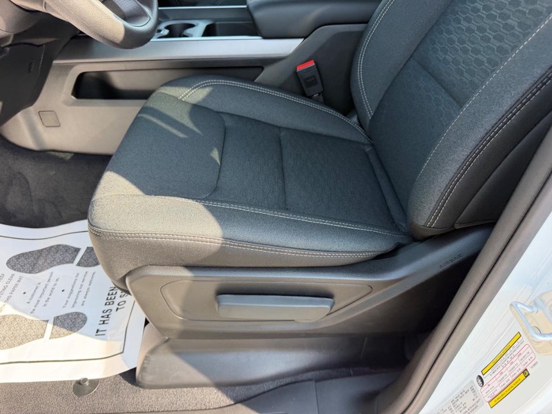 Ram 1500 Vehicle Full-screen Gallery Image 19