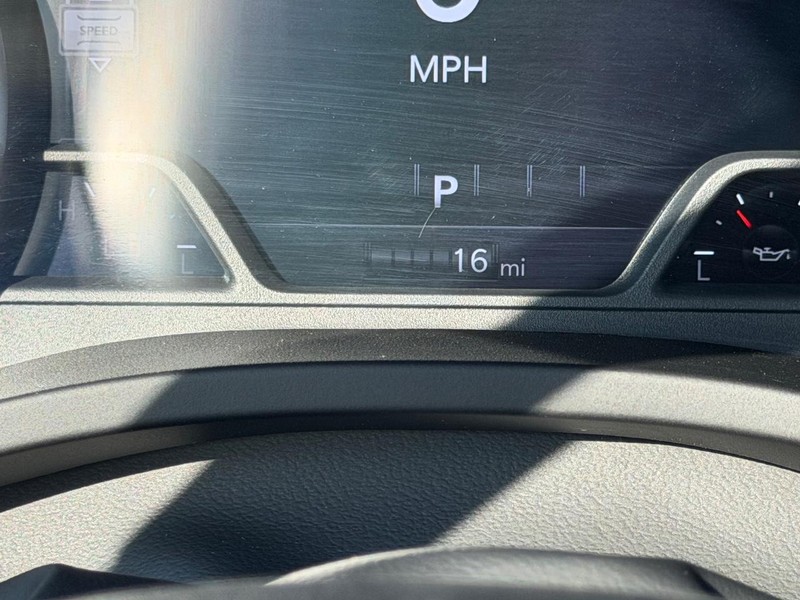 Ram 1500 Vehicle Full-screen Gallery Image 20