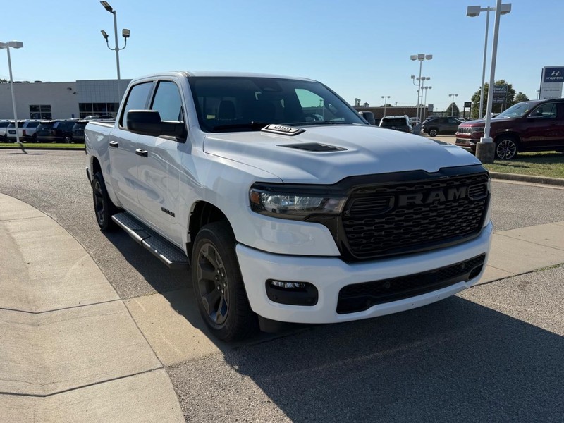 Ram 1500 Vehicle Full-screen Gallery Image 3