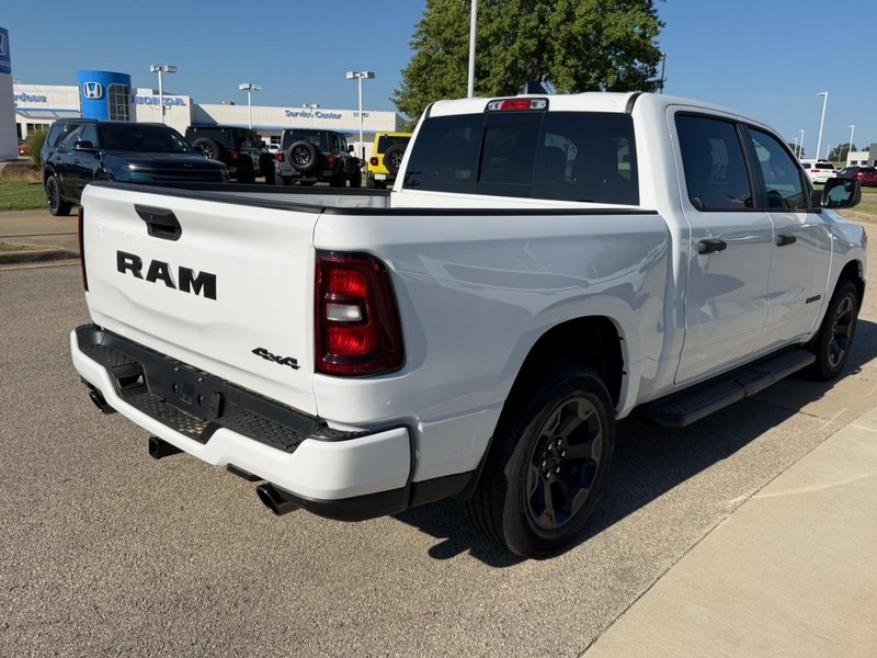 Ram 1500 Vehicle Full-screen Gallery Image 4