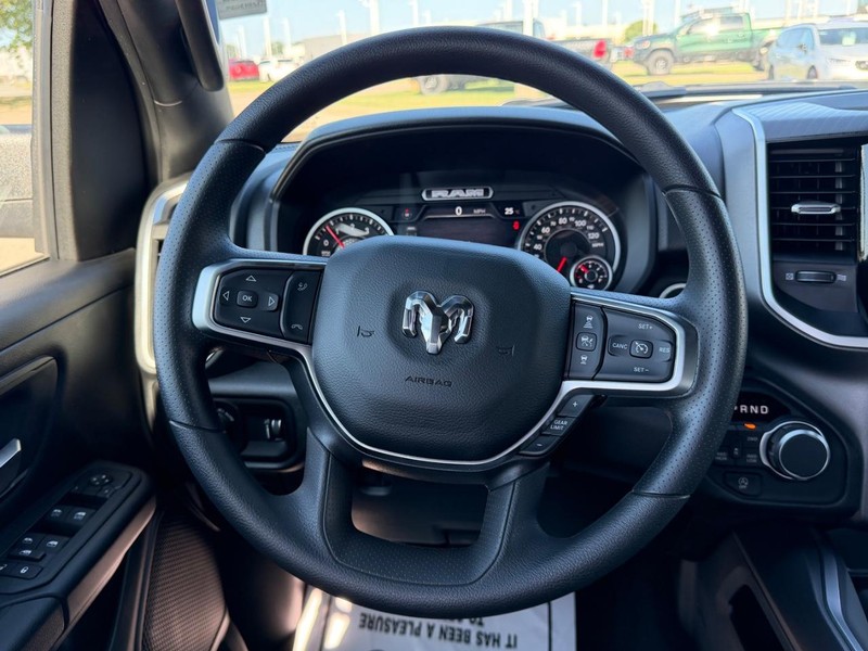 Ram 1500 Vehicle Full-screen Gallery Image 10