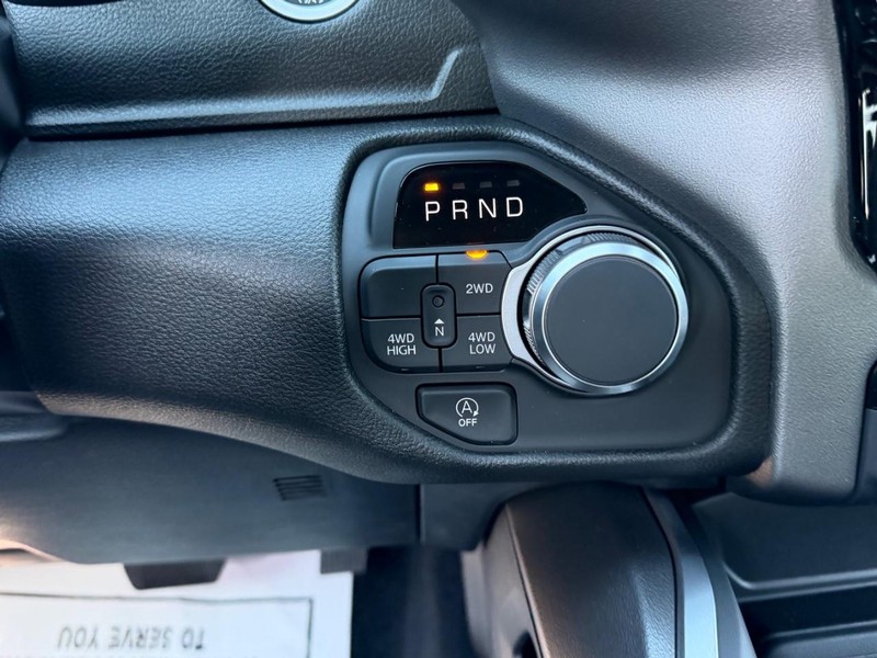 Ram 1500 Vehicle Full-screen Gallery Image 15