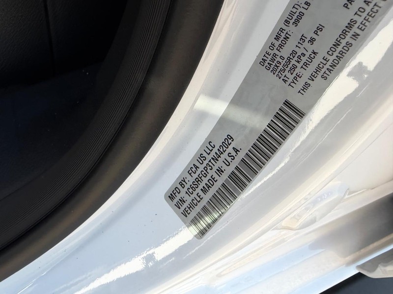 Ram 1500 Vehicle Full-screen Gallery Image 21