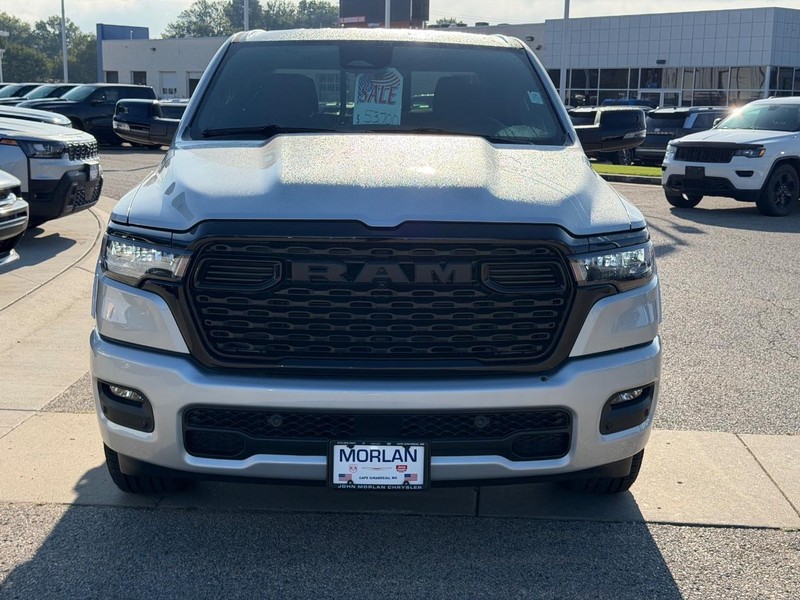 Ram 1500 Vehicle Full-screen Gallery Image 2