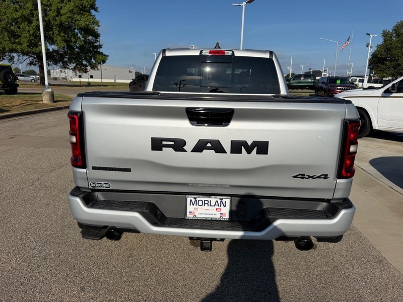 Ram 1500 Vehicle Full-screen Gallery Image 5
