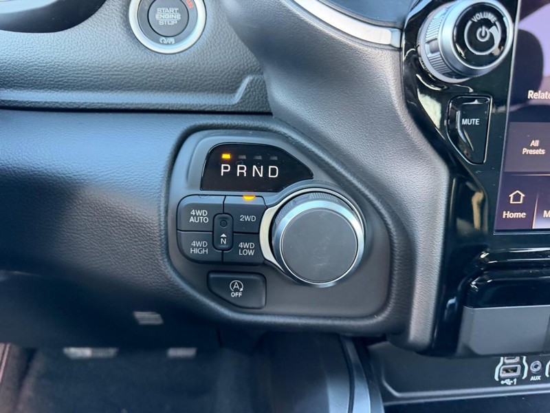 Ram 1500 Vehicle Full-screen Gallery Image 16
