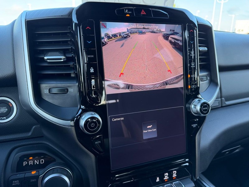 Ram 1500 Vehicle Full-screen Gallery Image 21
