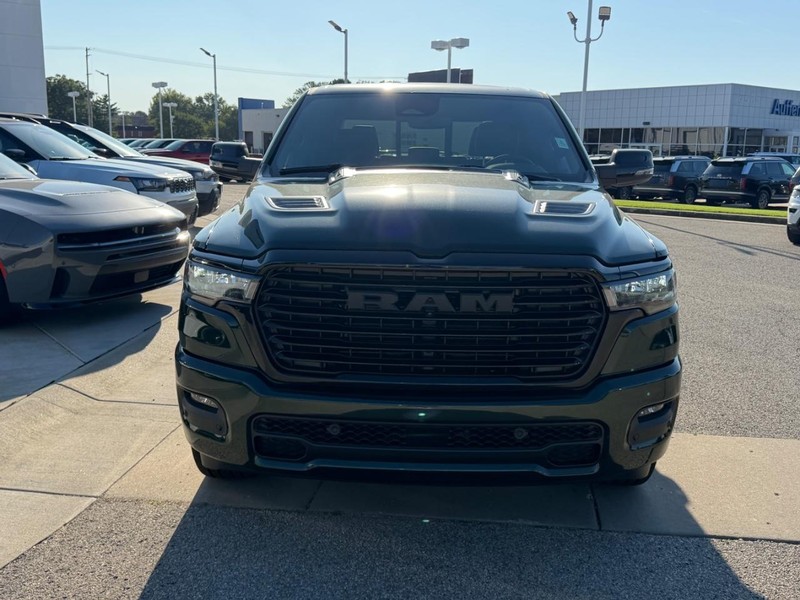 Ram 1500 Vehicle Full-screen Gallery Image 2