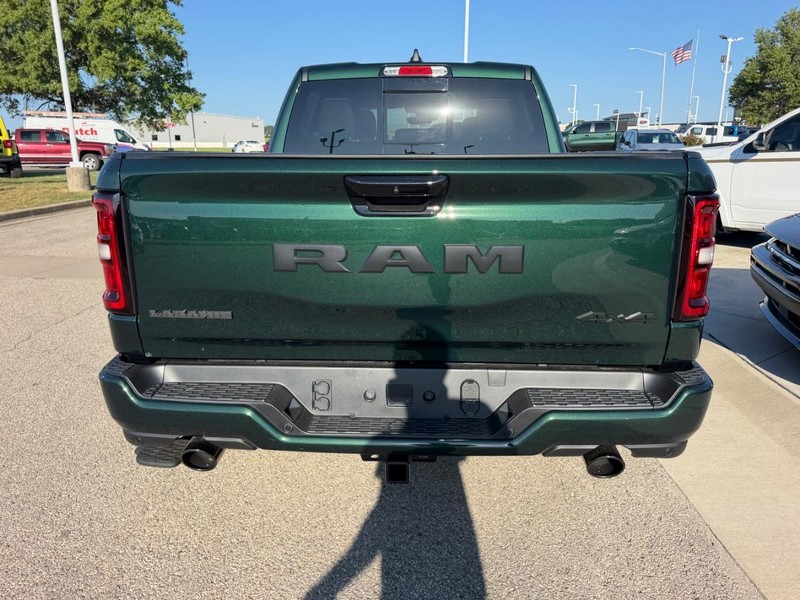 Ram 1500 Vehicle Full-screen Gallery Image 5