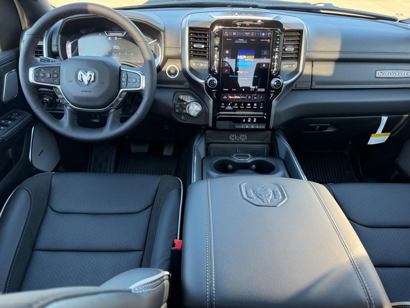 Ram 1500 Vehicle Full-screen Gallery Image 10