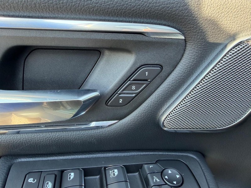 Ram 1500 Vehicle Full-screen Gallery Image 20