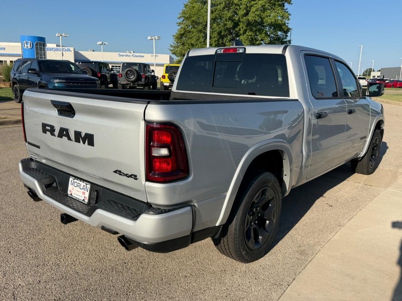 Ram 1500 Vehicle Full-screen Gallery Image 4