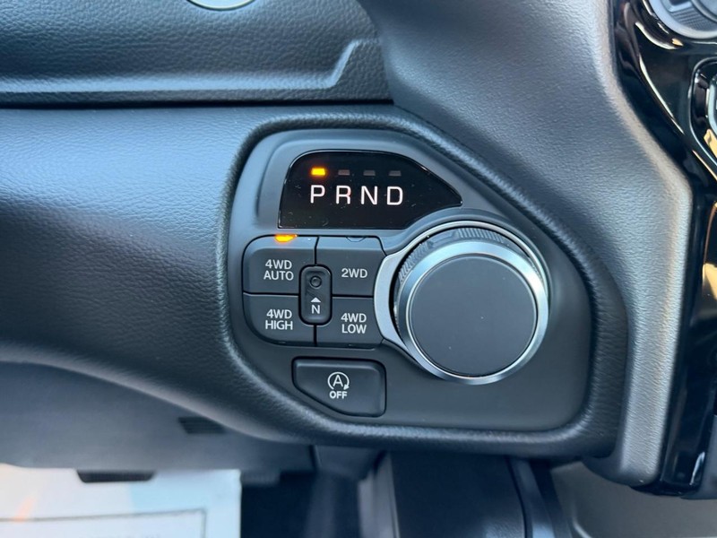 Ram 1500 Vehicle Full-screen Gallery Image 16
