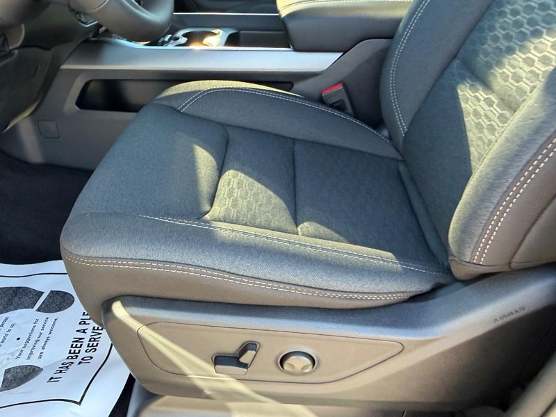 Ram 1500 Vehicle Full-screen Gallery Image 19