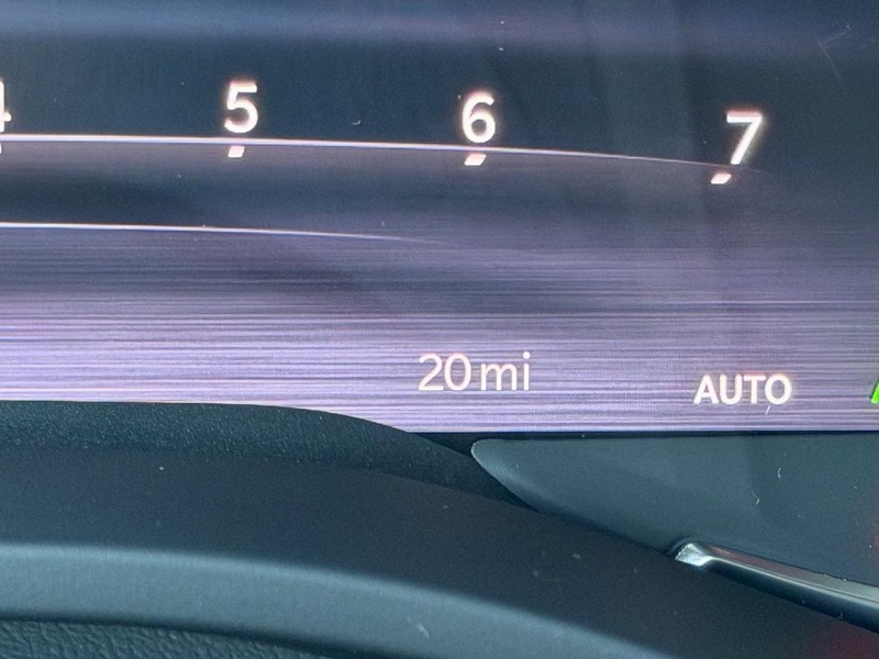 Ram 1500 Vehicle Full-screen Gallery Image 20