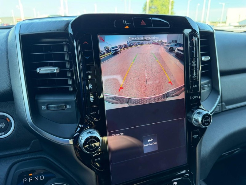 Ram 1500 Vehicle Full-screen Gallery Image 21