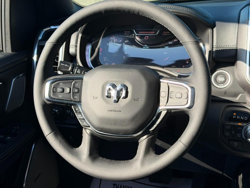 Ram 1500 Vehicle Full-screen Gallery Image 8