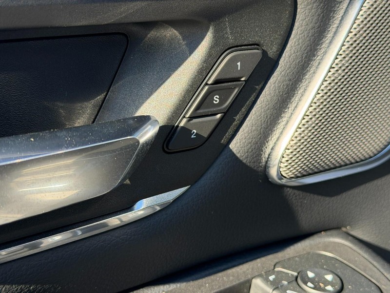 Ram 1500 Vehicle Full-screen Gallery Image 12