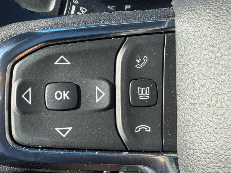 Ram 1500 Vehicle Full-screen Gallery Image 14