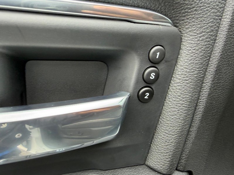 Ram 2500 Vehicle Full-screen Gallery Image 18