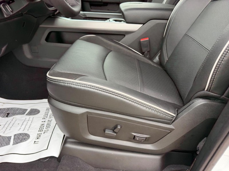 Ram 2500 Vehicle Full-screen Gallery Image 19