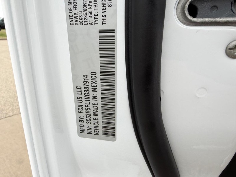 Ram 2500 Vehicle Full-screen Gallery Image 22