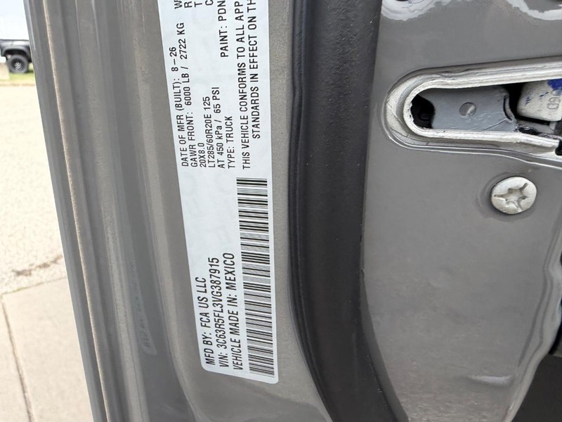 Ram 2500 Vehicle Full-screen Gallery Image 22