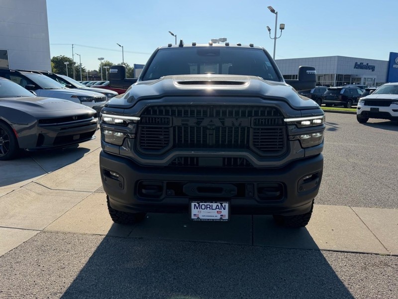 Ram 2500 Vehicle Full-screen Gallery Image 2