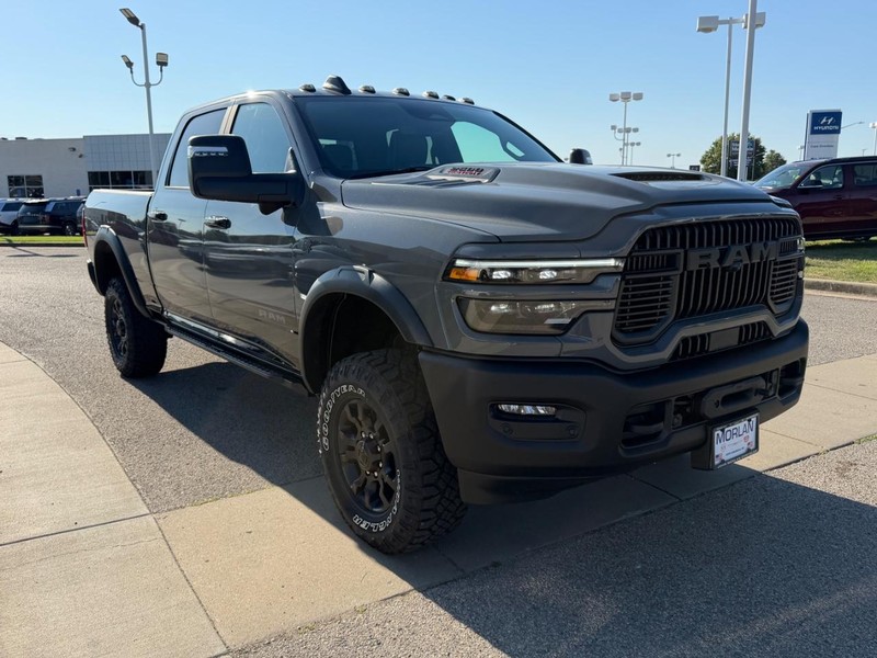 Ram 2500 Vehicle Full-screen Gallery Image 3