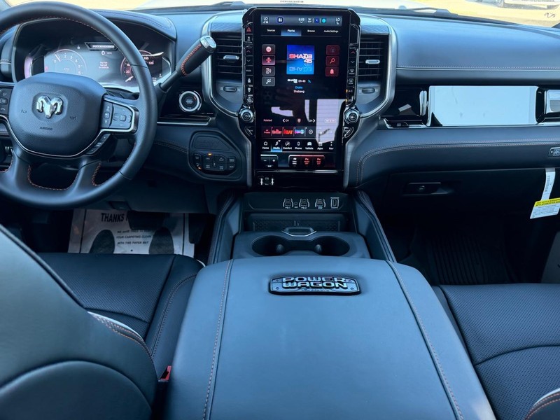 Ram 2500 Vehicle Full-screen Gallery Image 10