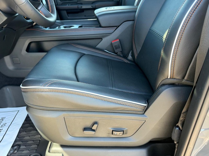 Ram 2500 Vehicle Full-screen Gallery Image 20