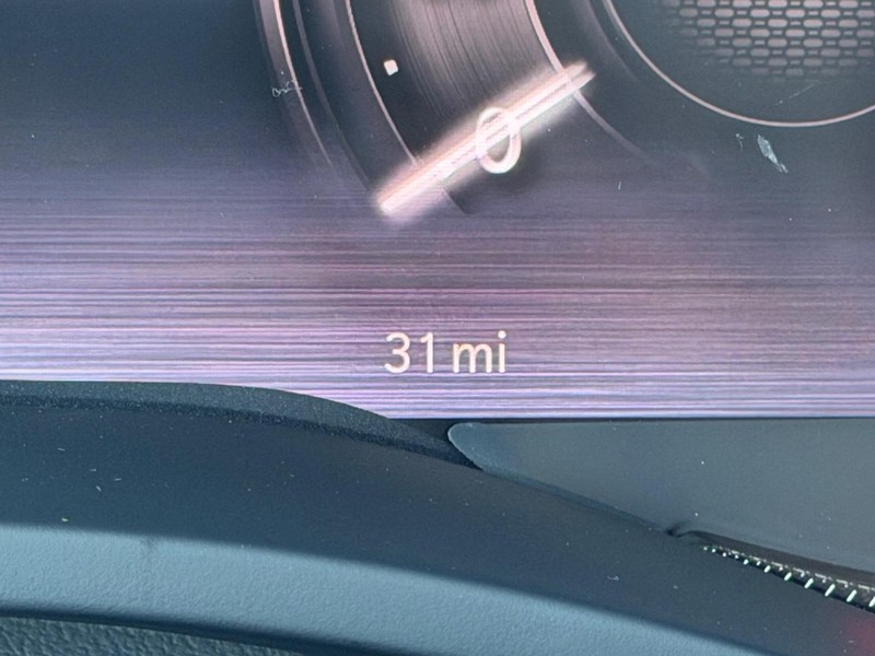 Ram 2500 Vehicle Full-screen Gallery Image 21