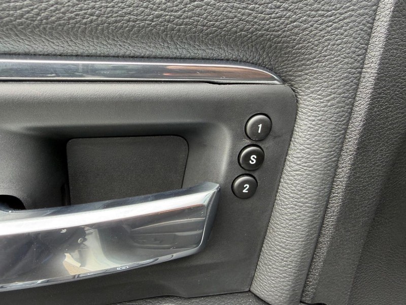 Ram 2500 Vehicle Full-screen Gallery Image 18