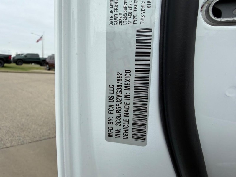 Ram 2500 Vehicle Full-screen Gallery Image 22