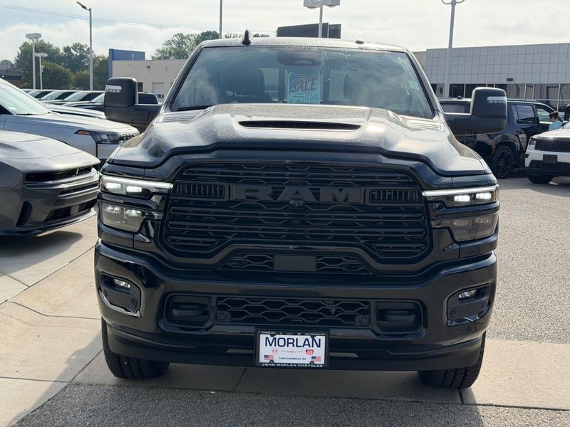 Ram 2500 Vehicle Full-screen Gallery Image 2