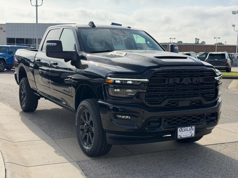 Ram 2500 Vehicle Full-screen Gallery Image 3