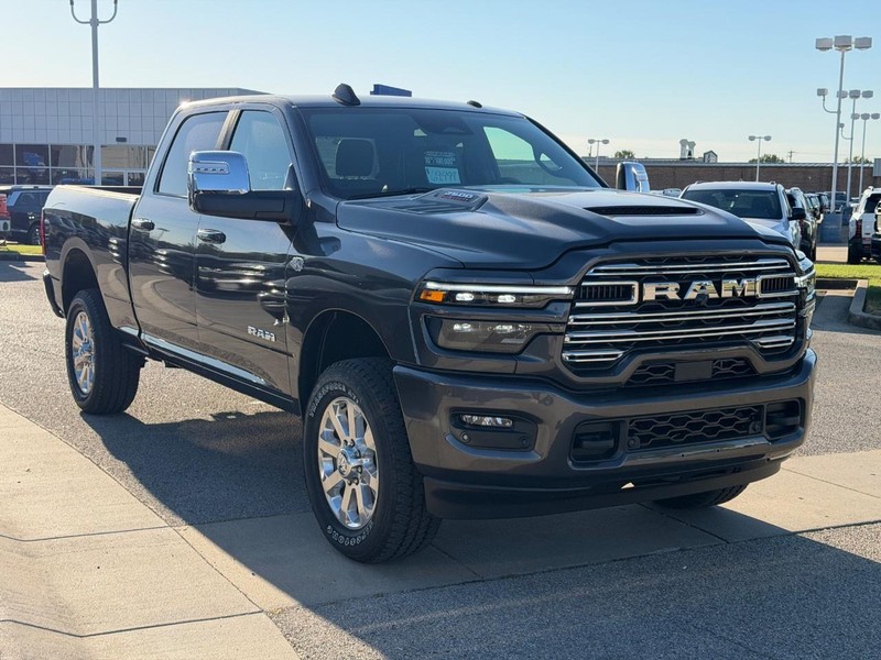 Ram 2500 Vehicle Full-screen Gallery Image 3