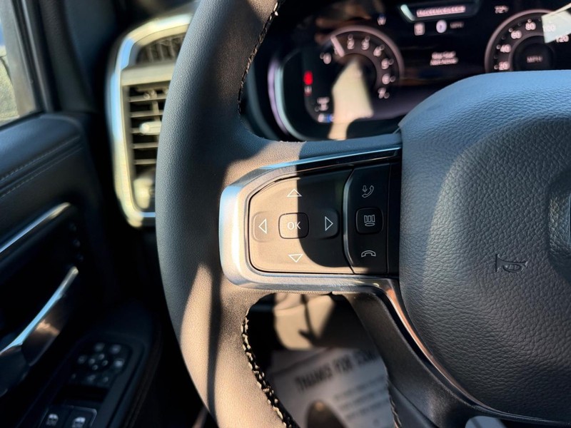 Ram 2500 Vehicle Full-screen Gallery Image 11