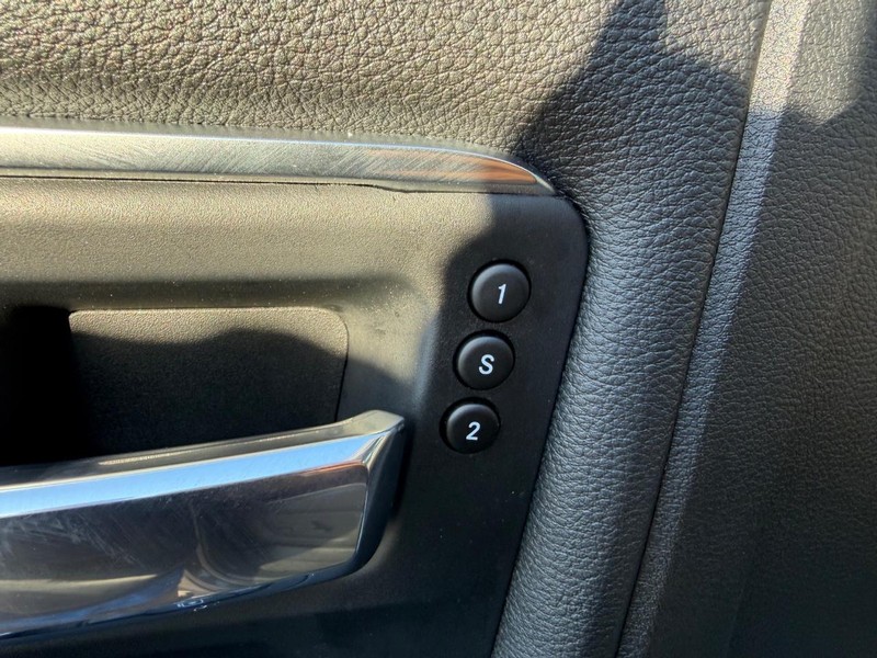 Ram 2500 Vehicle Full-screen Gallery Image 18