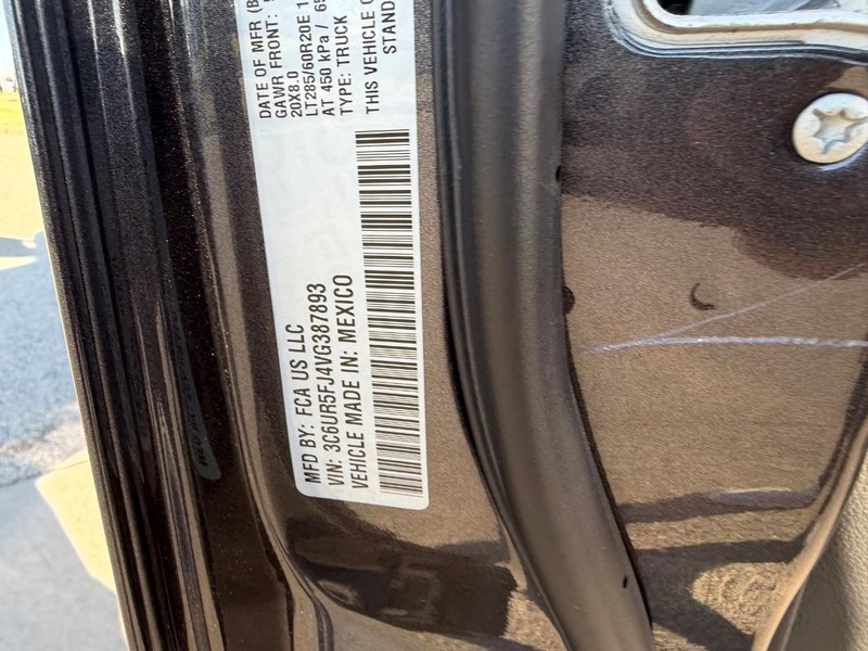 Ram 2500 Vehicle Full-screen Gallery Image 22