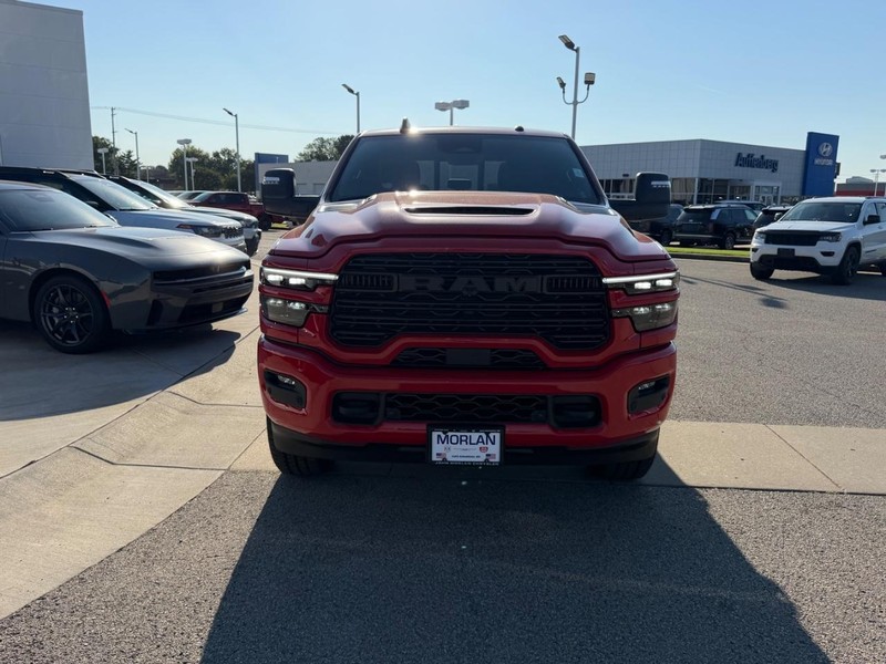 Ram 2500 Vehicle Full-screen Gallery Image 2