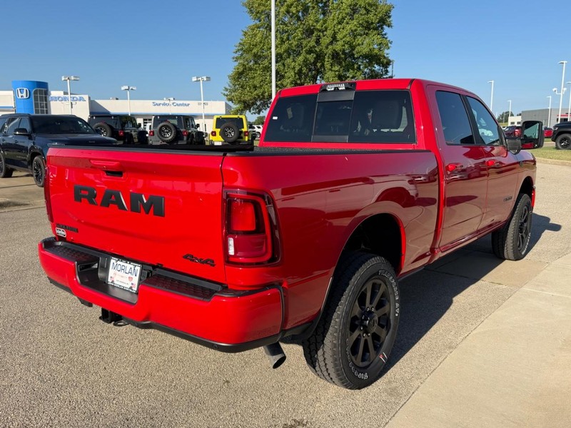 Ram 2500 Vehicle Full-screen Gallery Image 4