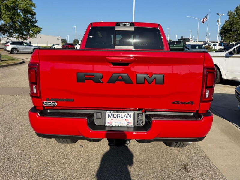 Ram 2500 Vehicle Full-screen Gallery Image 5