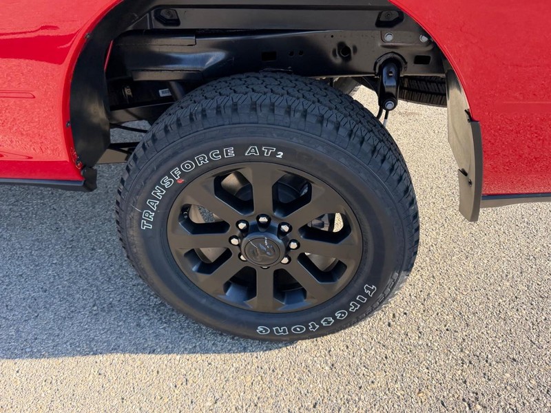 Ram 2500 Vehicle Full-screen Gallery Image 7