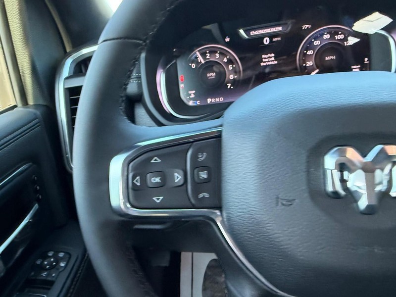 Ram 2500 Vehicle Full-screen Gallery Image 11